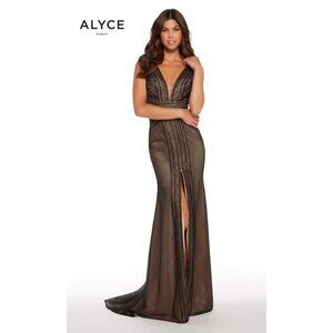 Alyce Black Lace Formal Prom Gown SZ 8 Goth Regency Long Train